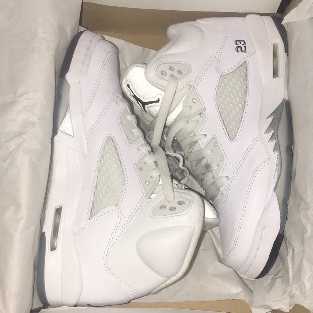 Air Jordan 5 Retro . Size 5.5 (GS)